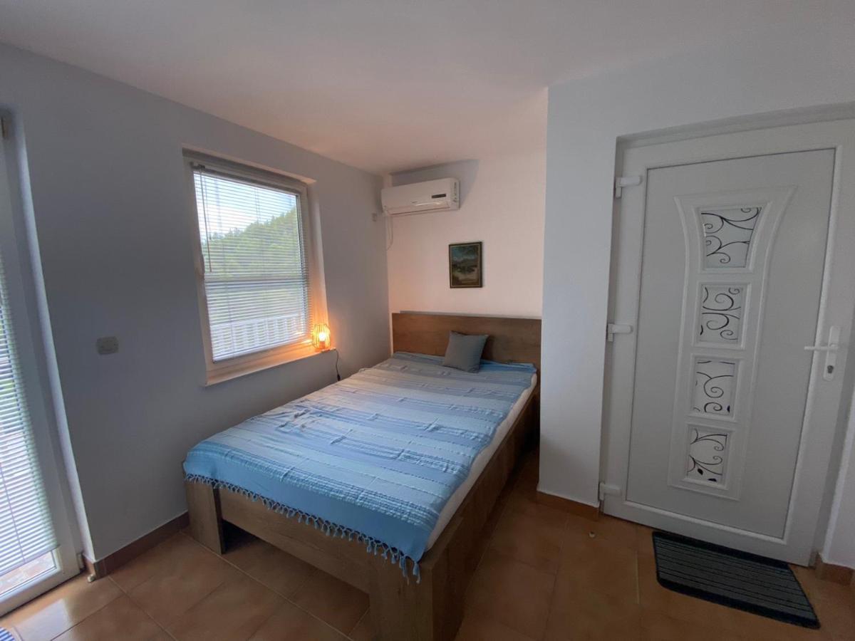 Апартаменты Apartman Ana Жуляна Экстерьер фото